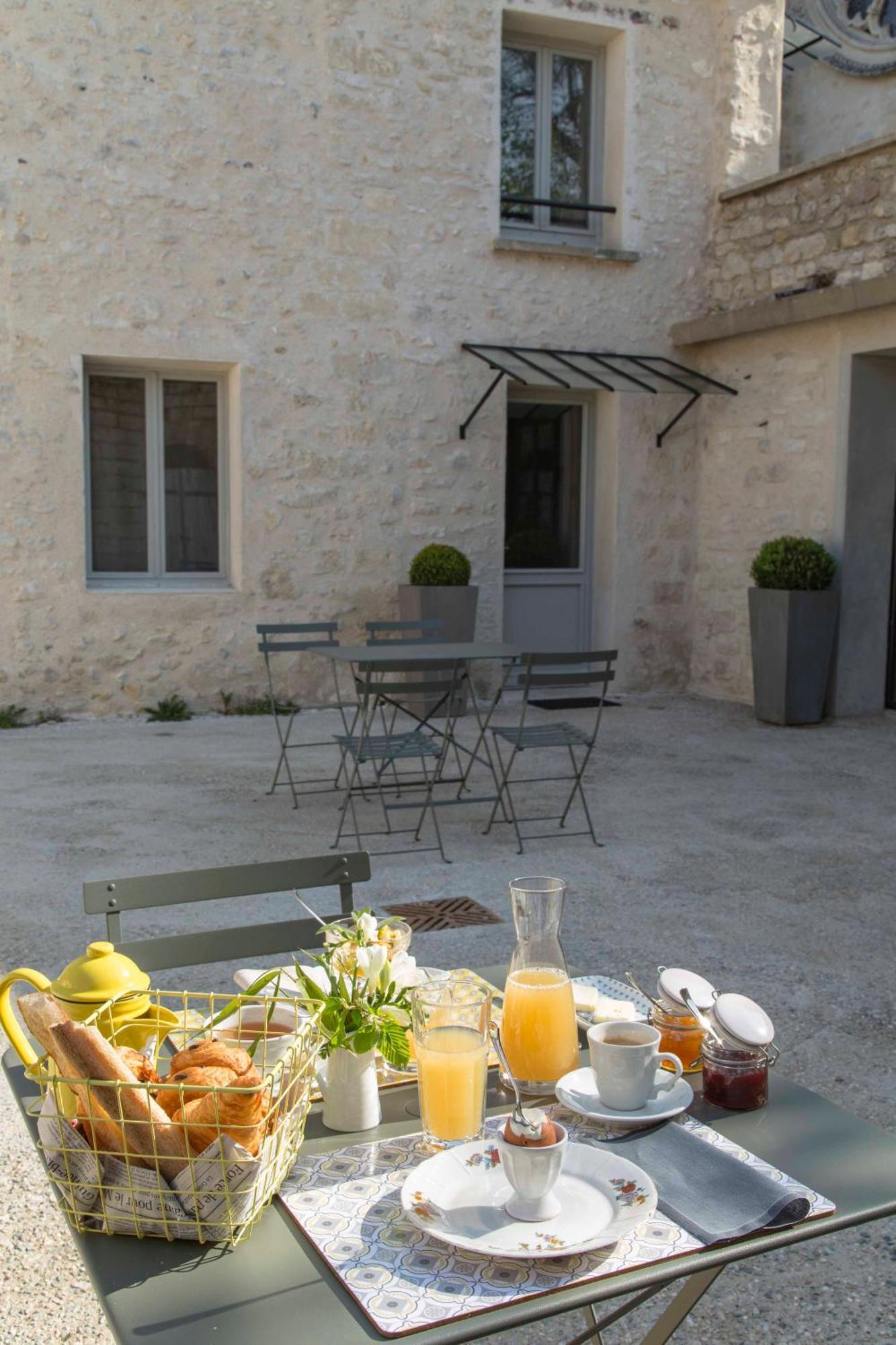 Le Presbytere De Thiverval エクステリア 写真